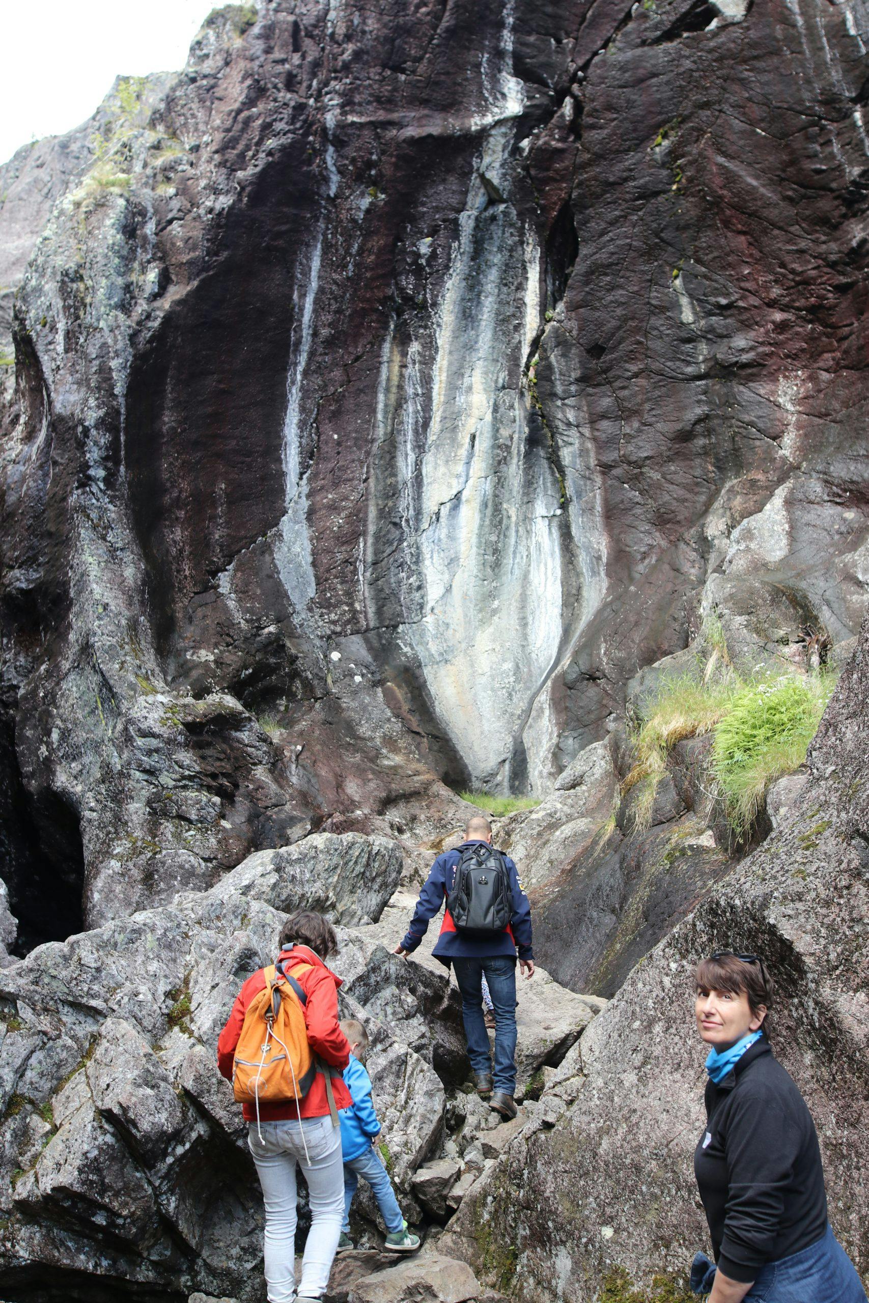 img 1324 Taras sjefredaktør Torunn Pettersen i Helvete Europas største samling av jettegryter fottur